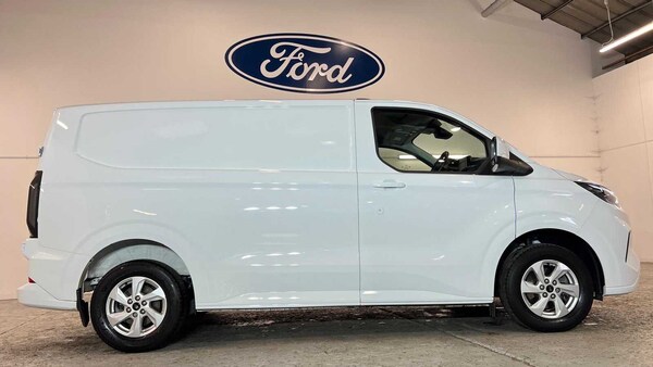 Used Ford Transit Custom 2024 for sale - 75637679: Photo 2