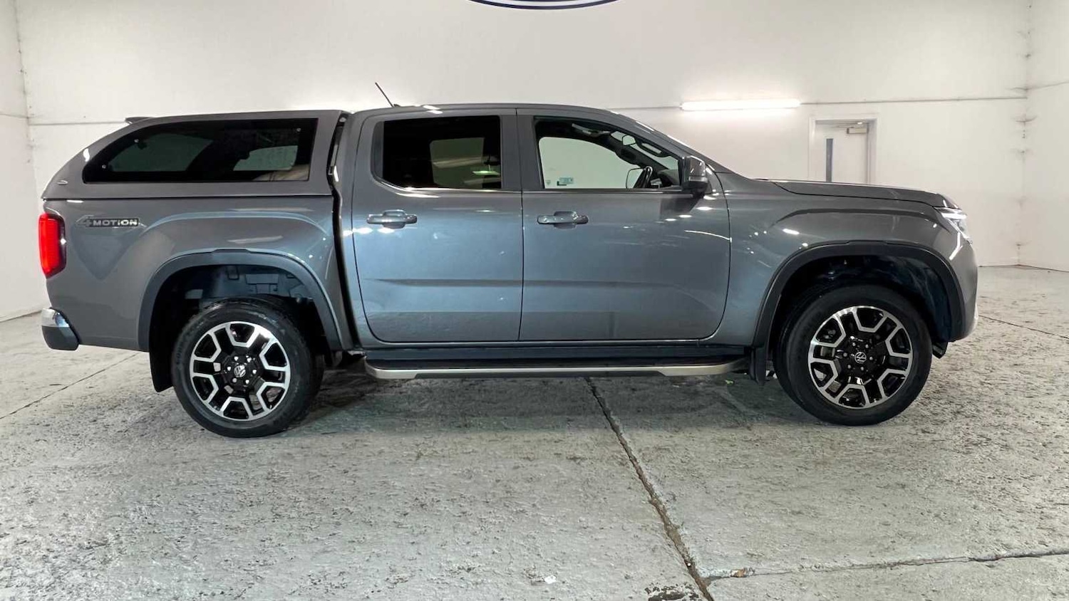 Used Volkswagen Amarok 2023 for sale - 76856941: Photo 2