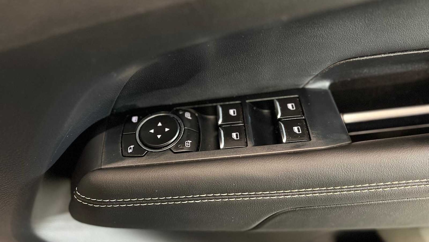 Used Volkswagen Amarok 2023 for sale - 76856941: Photo 24