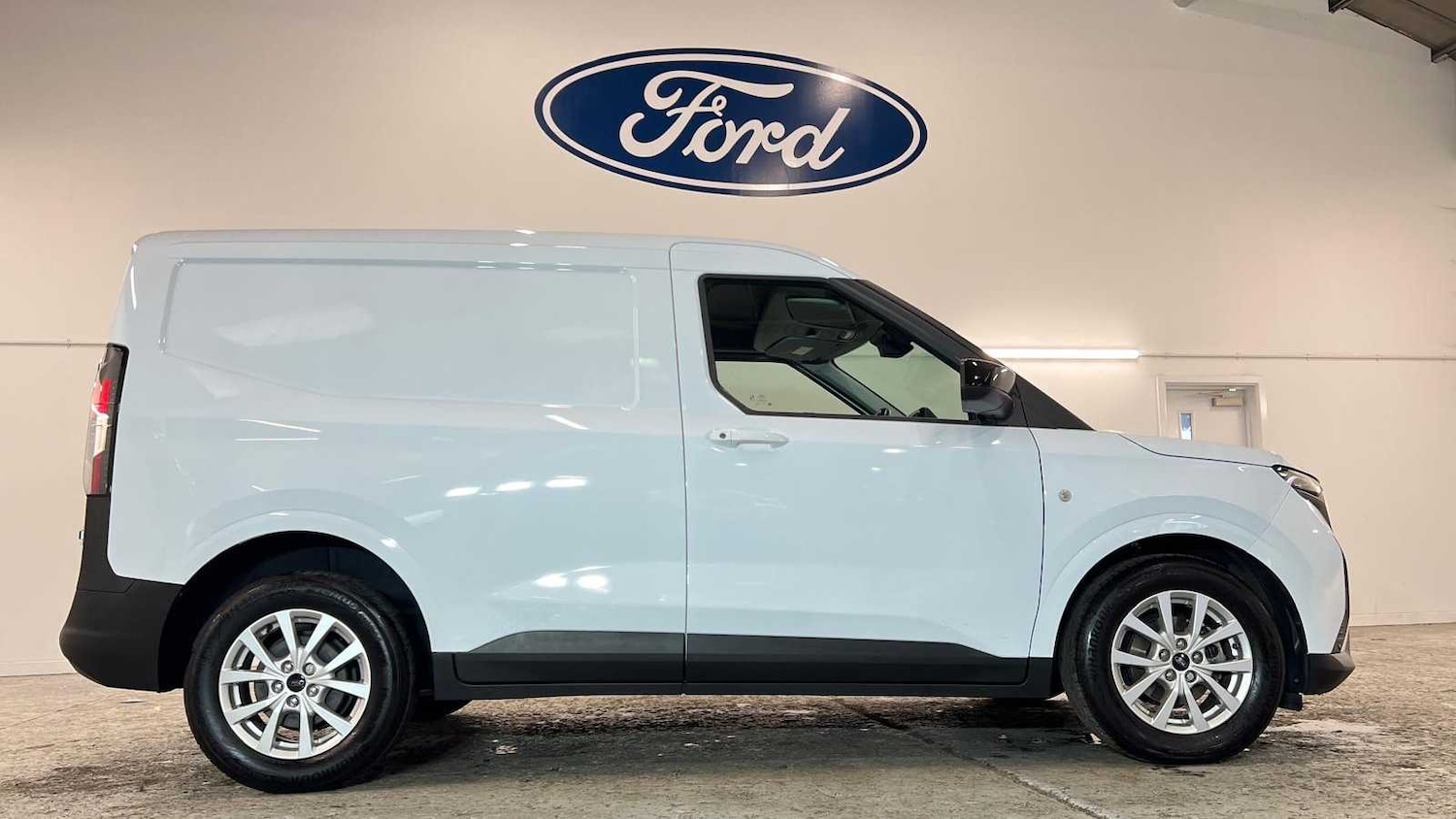 Used Ford Transit Courier 2024 for sale - 76636673: Photo 5