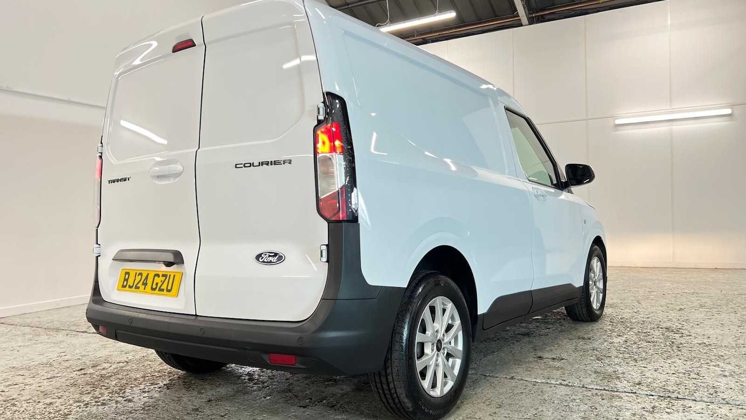 Used Ford Transit Courier 2024 for sale - 76636673: Photo 9