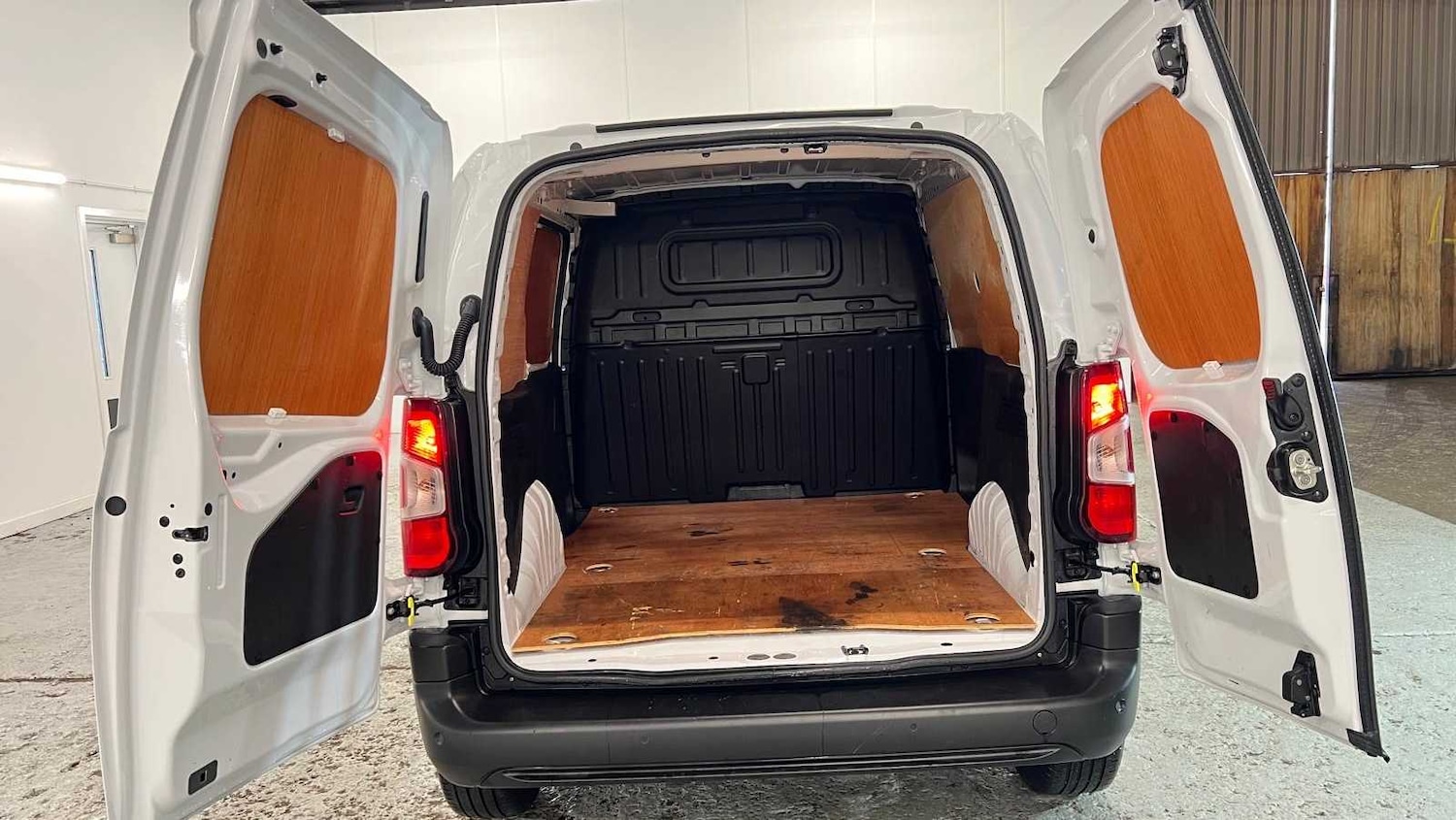 Used Vauxhall Combo 2024 for sale - 76851600: Photo 10