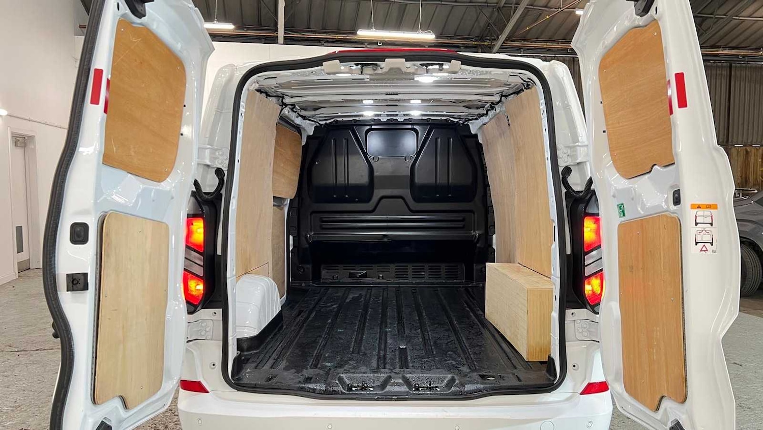 Used Ford Transit Custom 2024 for sale - 76610481: Photo 16