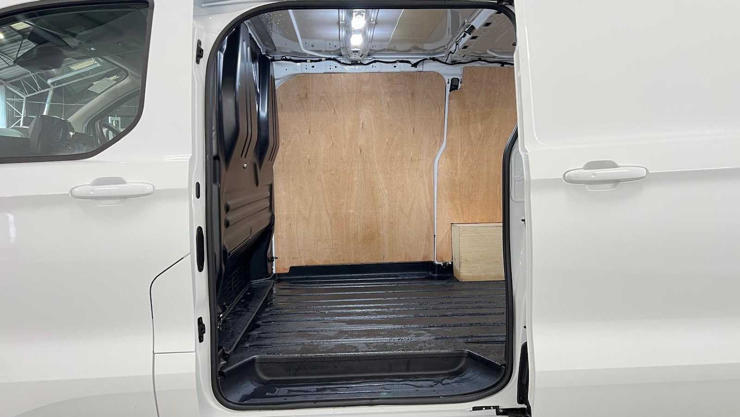 Used Ford Transit Custom 2024 for sale - 76610481: Photo 9