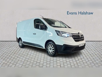 Renault Trafic feature image