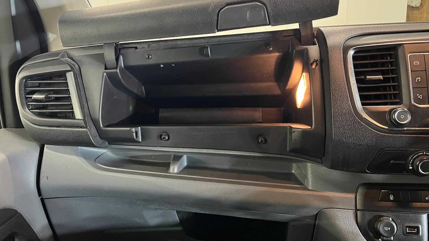 Used Vauxhall Vivaro 2020 for sale - 77032114: Photo 28