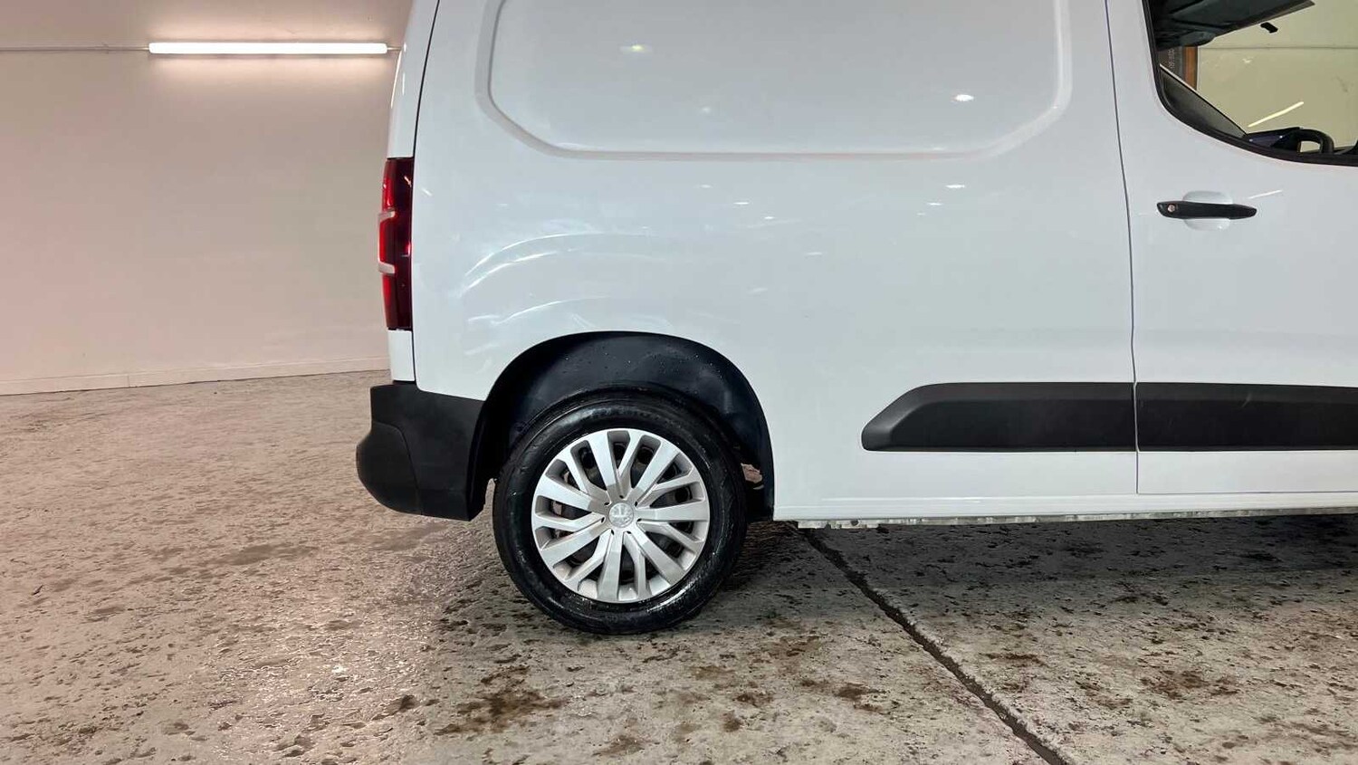 Used Peugeot Partner 2019 for sale - 77058325: Photo 19