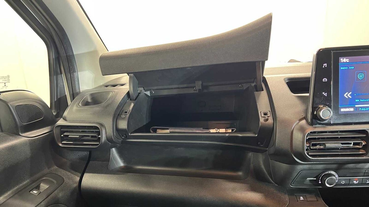 Used Peugeot Partner 2019 for sale - 77058325: Photo 27