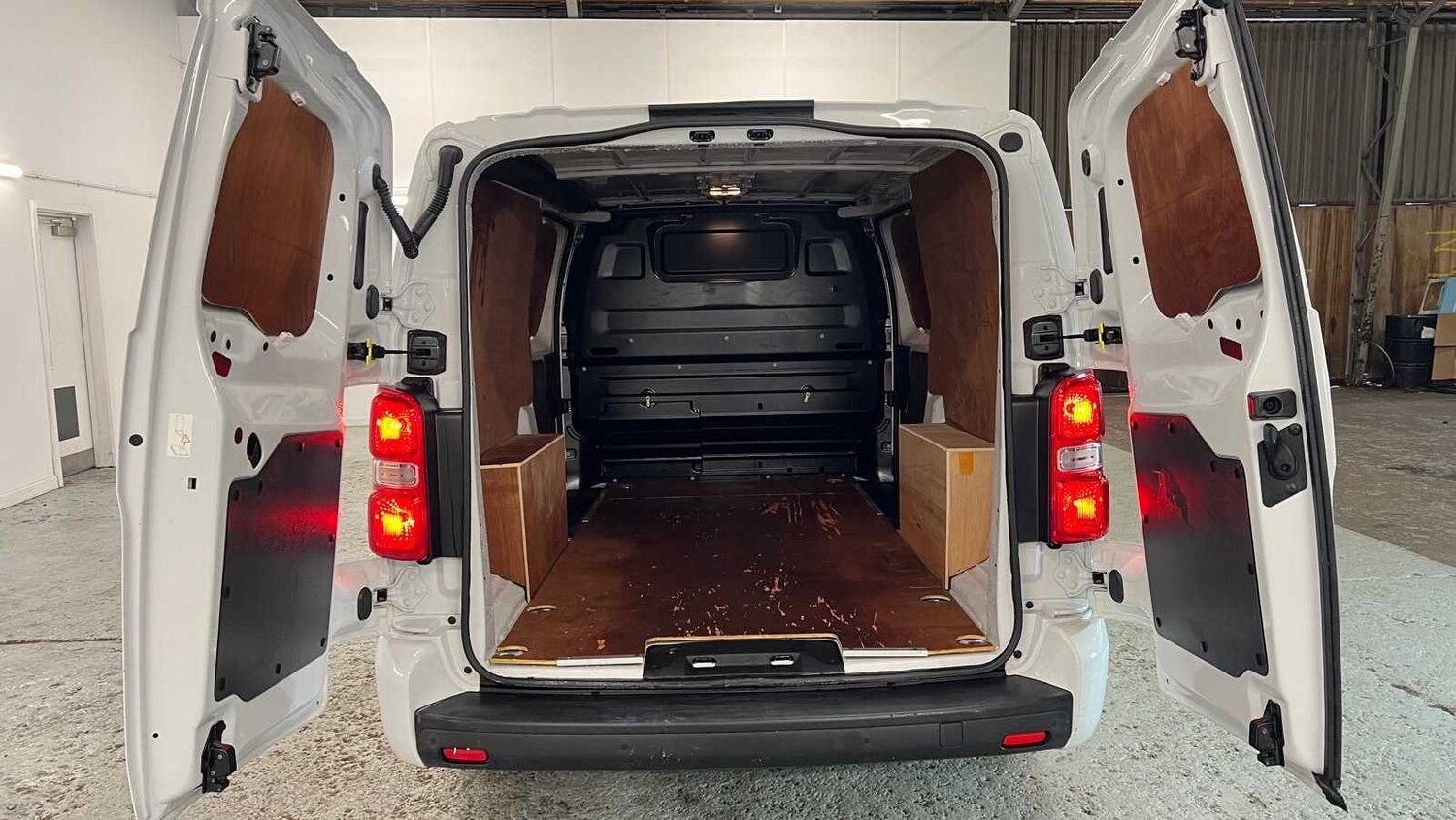 Used Vauxhall Vivaro 2022 for sale - 76610637: Photo 11