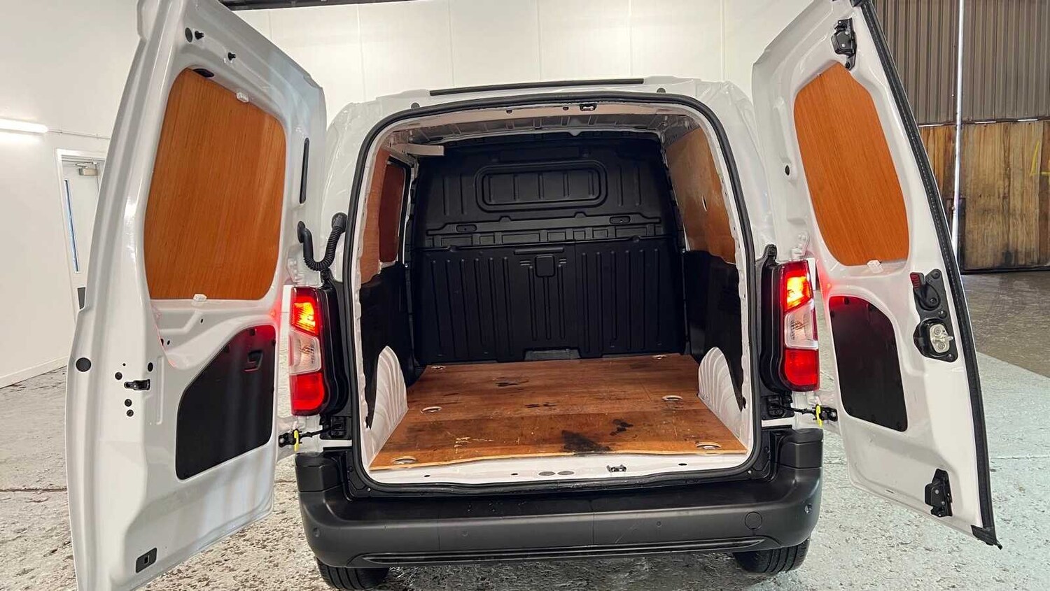 Used Vauxhall Combo 2024 for sale - 76553224: Photo 10