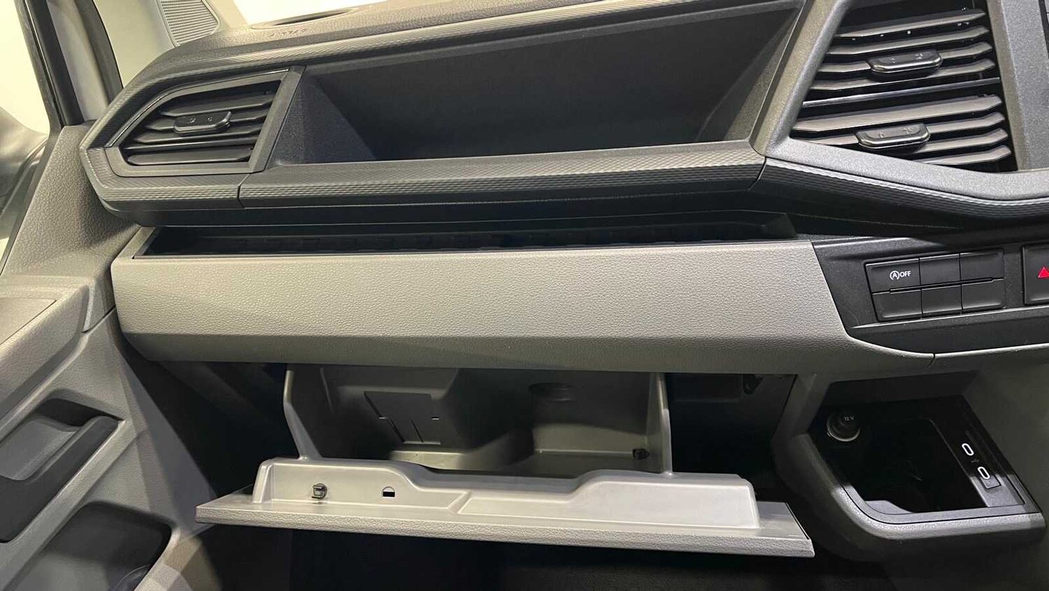 Used Volkswagen Transporter 2022 for sale - 77414814: Photo 28