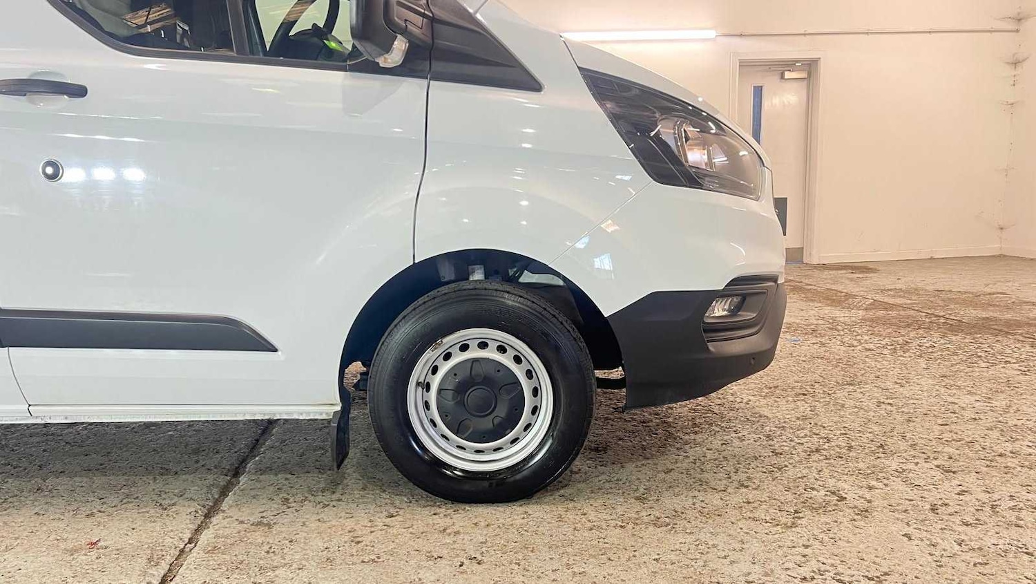 Used Ford Transit Custom 2023 for sale - 76087817: Photo 17