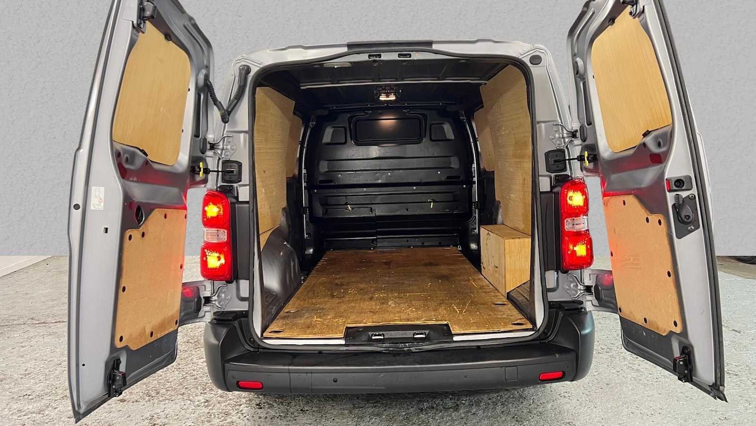 Used Peugeot Expert 2023 for sale - 76515511: Photo 9