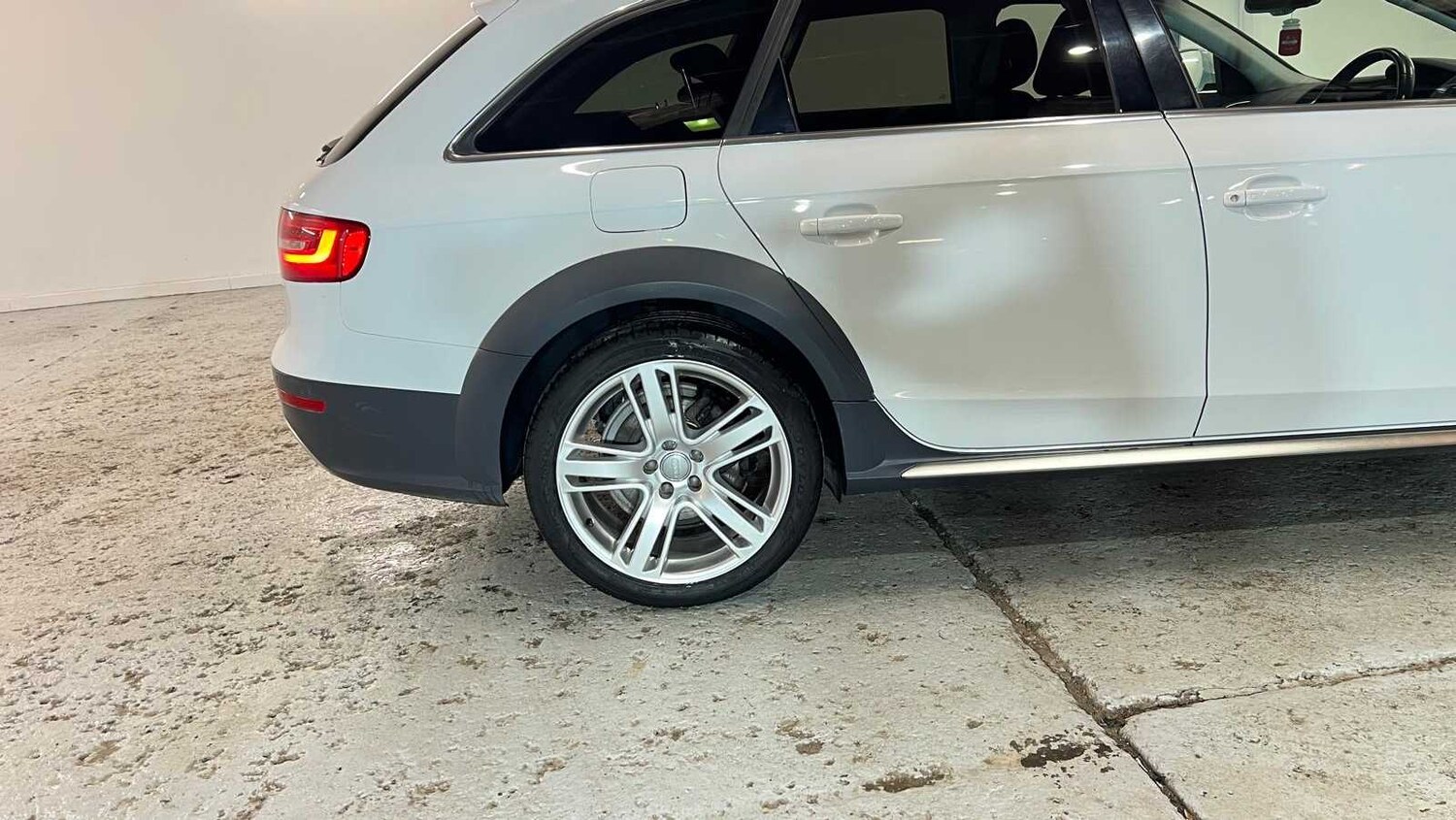 Used Audi A4 Allroad 2015 for sale - 77648872: Photo 17