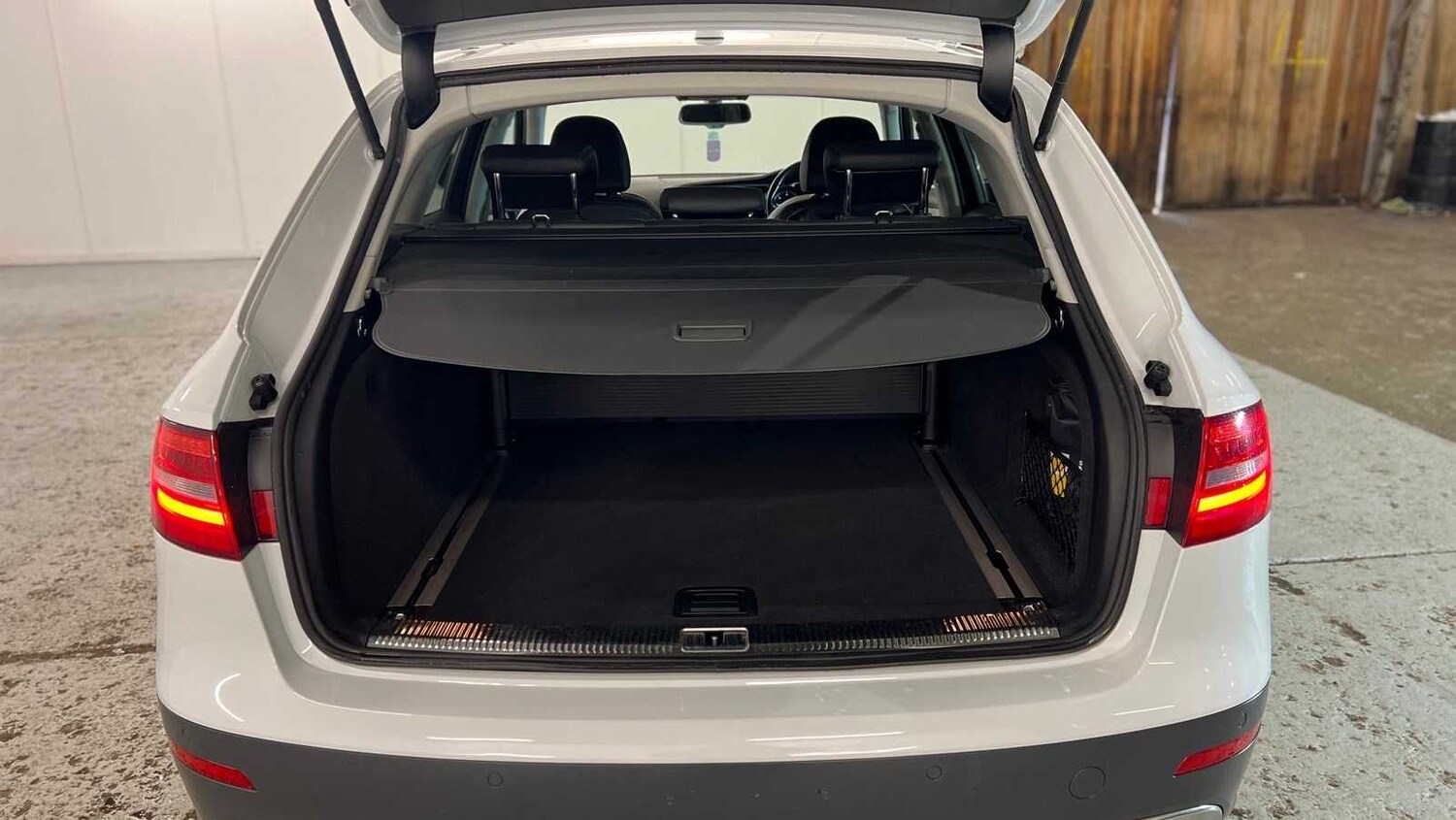 Used Audi A4 Allroad 2015 for sale - 77648872: Photo 8