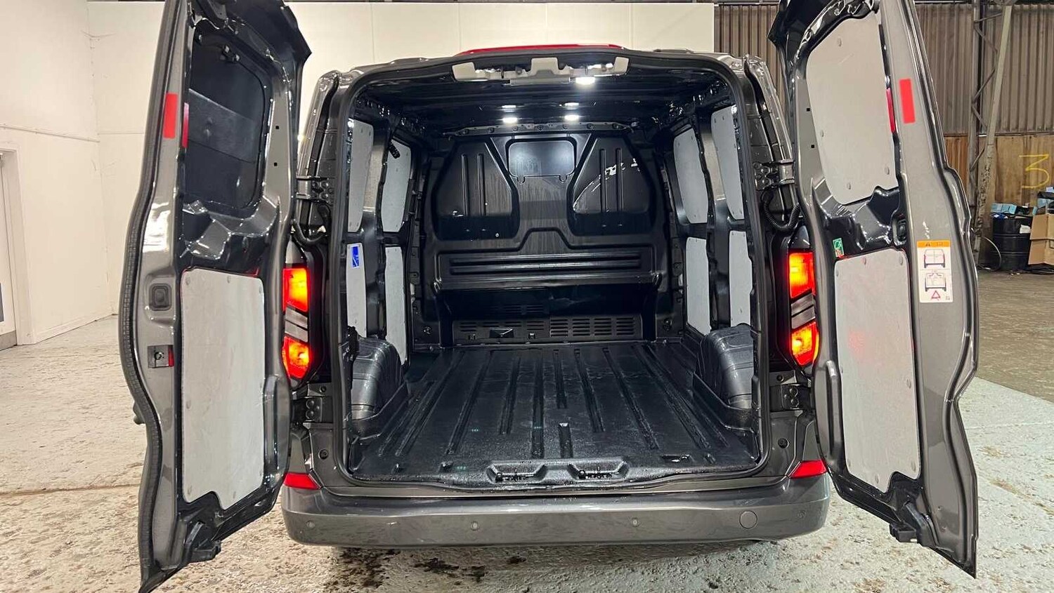 Used Ford Transit Custom 2024 for sale - 77257409: Photo 14