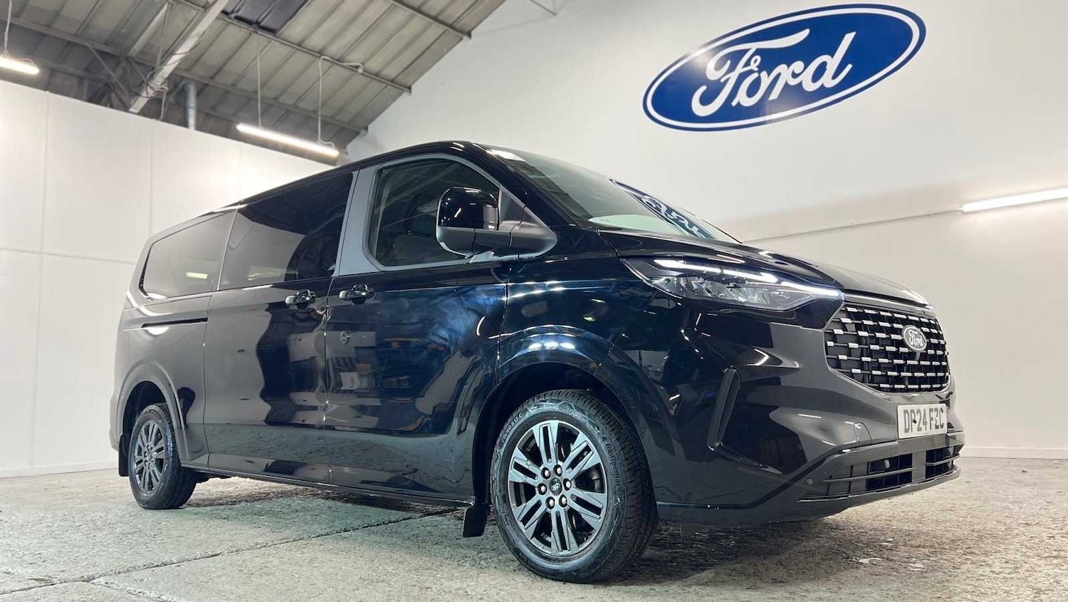 Used Ford Tourneo Custom 2024 for sale - 76875833: Photo 1