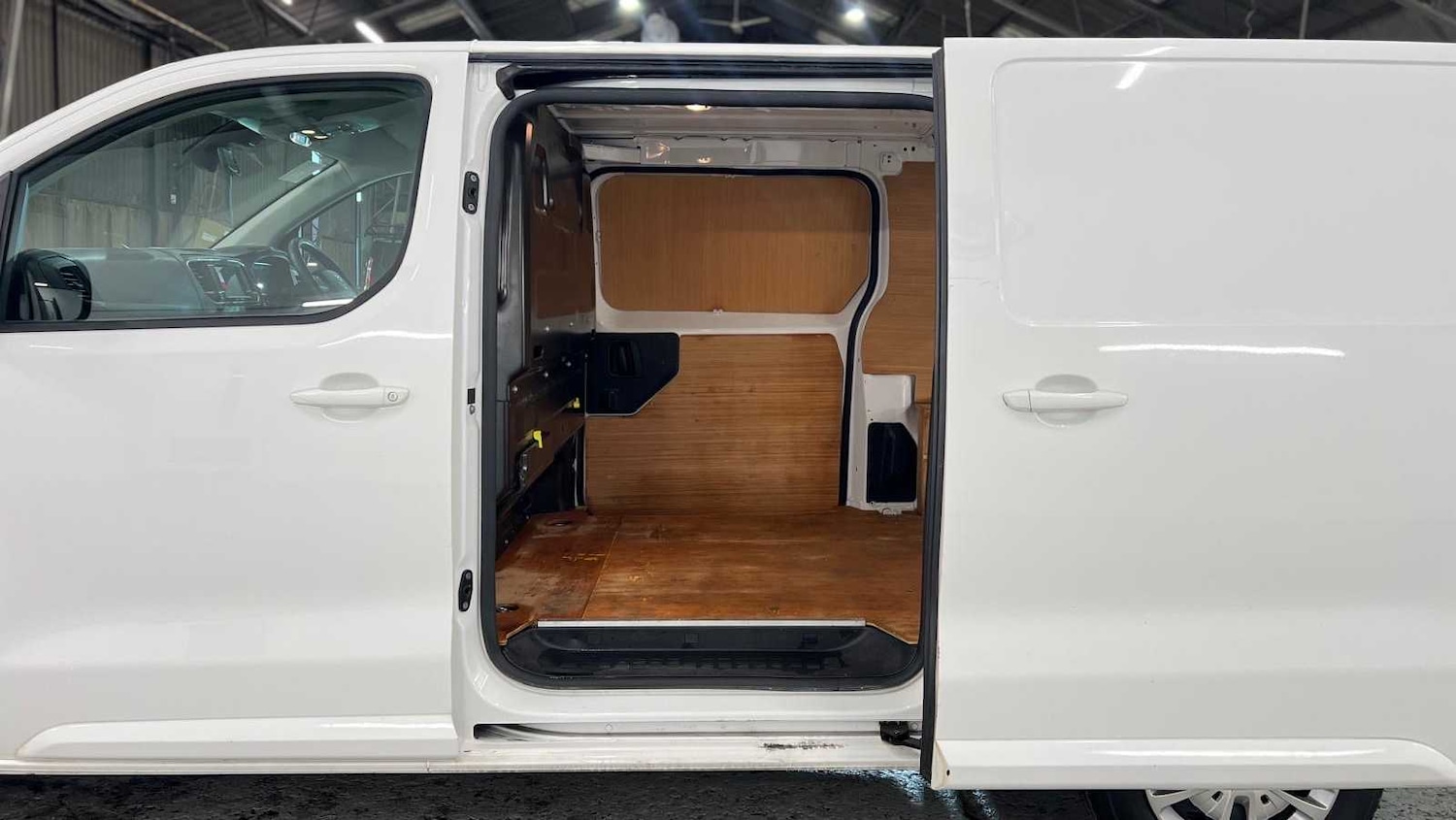 Used Vauxhall Vivaro for sale - 77661039: Photo 12