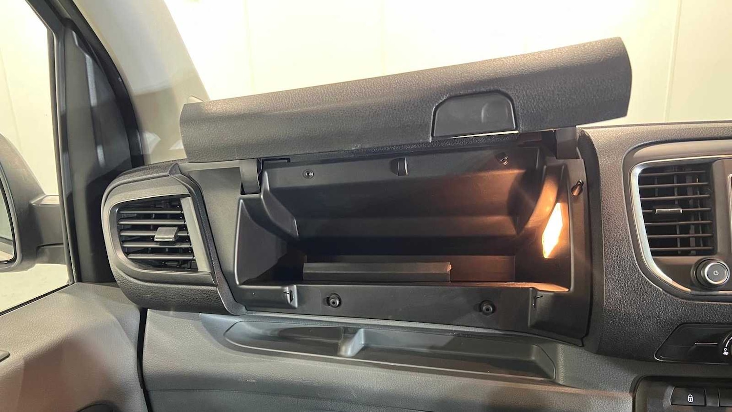 Used Vauxhall Vivaro for sale - 77661039: Photo 29