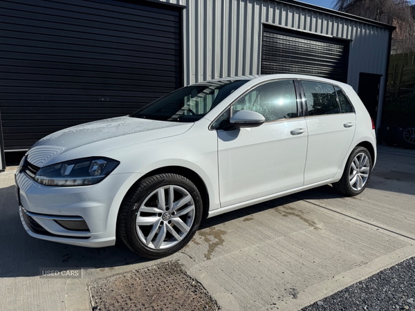 Used Volkswagen Golf 2017 for sale - 77738921: Photo 2