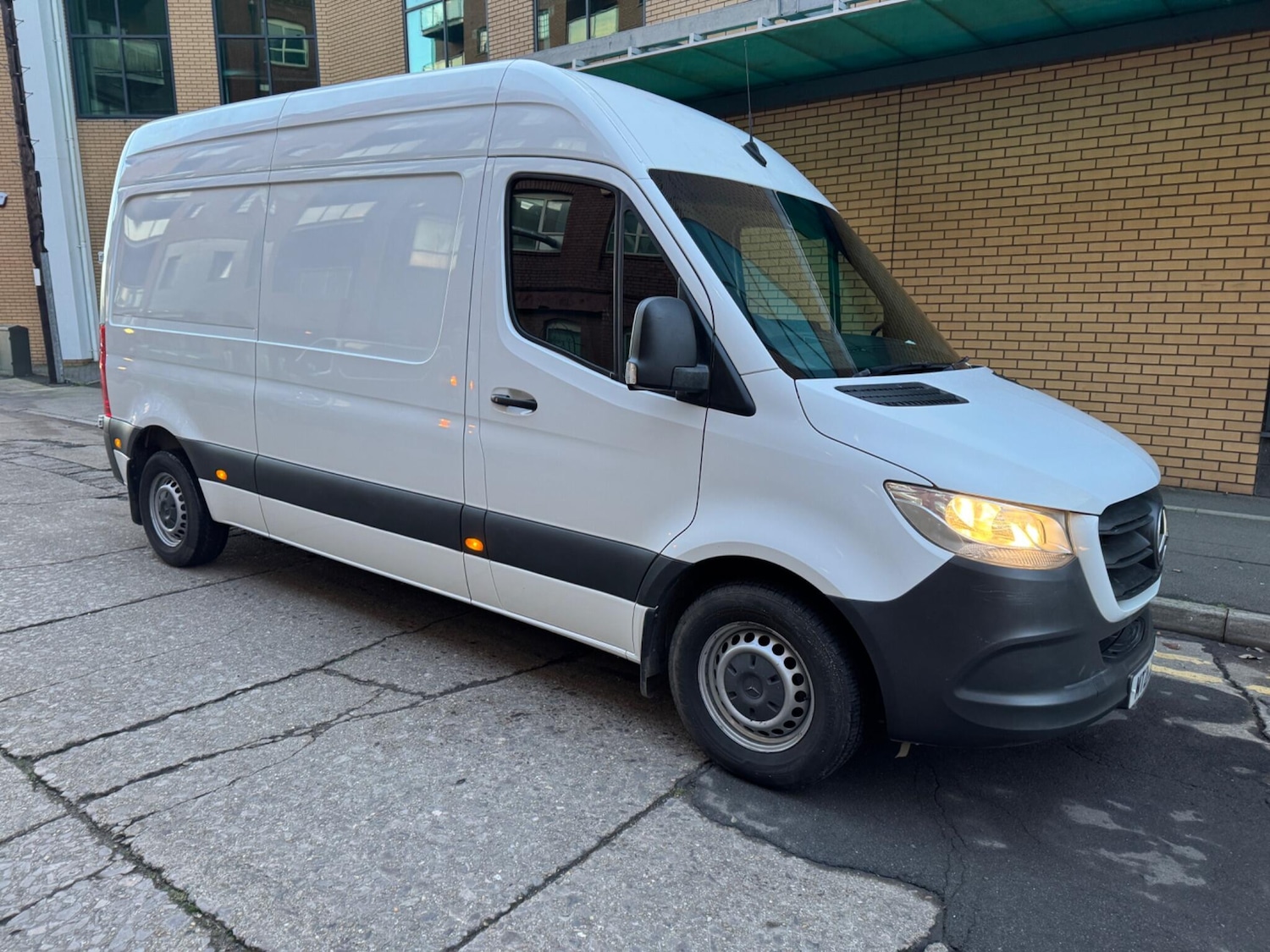 Used Mercedes-Benz Sprinter 2021 for sale - 76824598: Photo 1
