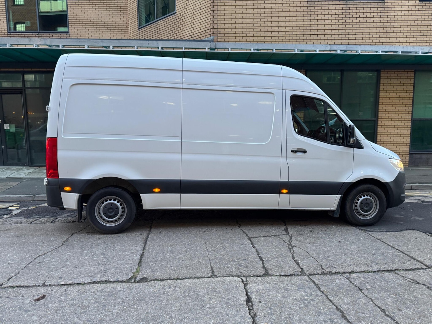 Used Mercedes-Benz Sprinter 2021 for sale - 76824598: Photo 3