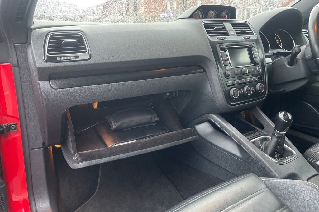 Used Volkswagen Scirocco 2015 for sale - 77200539: Photo 22