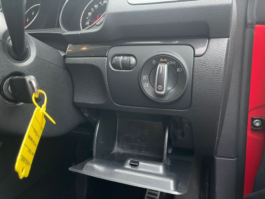 Used Volkswagen Scirocco 2015 for sale - 77200539: Photo 35