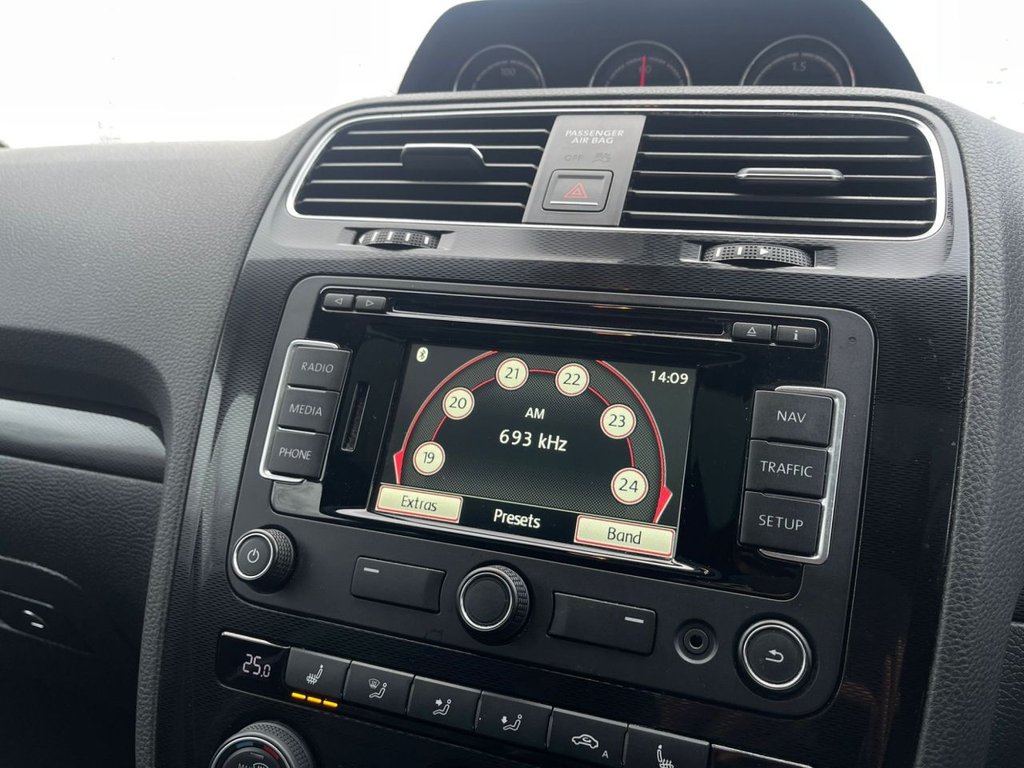 Used Volkswagen Scirocco 2015 for sale - 77200539: Photo 40