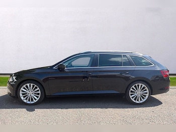 Used Skoda Superb 2017 for sale - 79409775: Photo