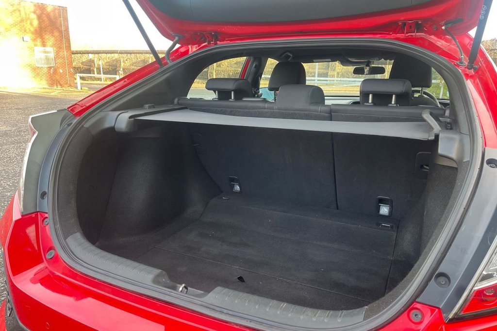 Used Honda Civic 2017 for sale - 76923623: Photo 11