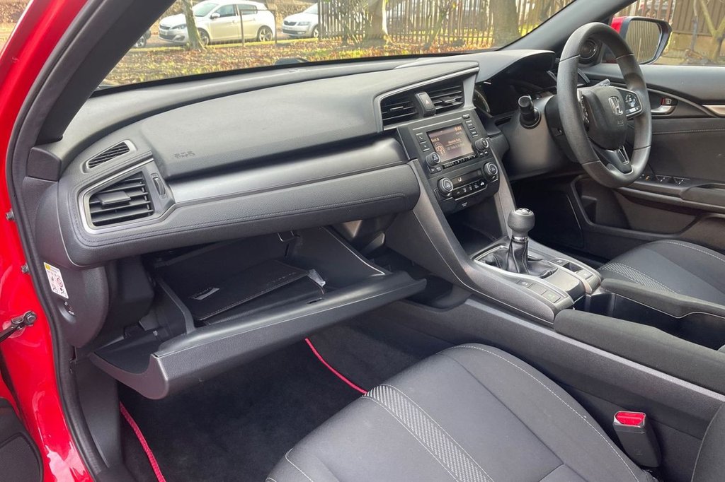 Used Honda Civic 2017 for sale - 76923623: Photo 15