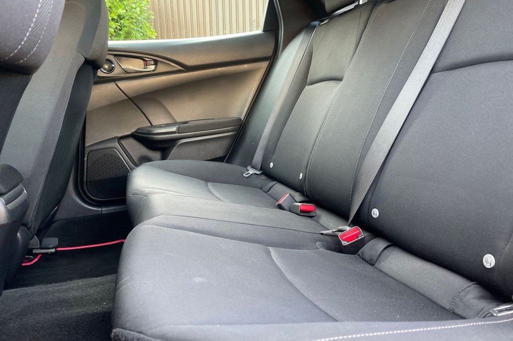 Used Honda Civic 2017 for sale - 76923623: Photo 16