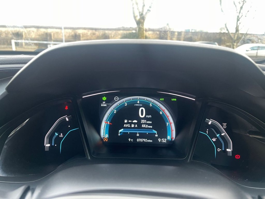 Used Honda Civic 2017 for sale - 76923623: Photo 32