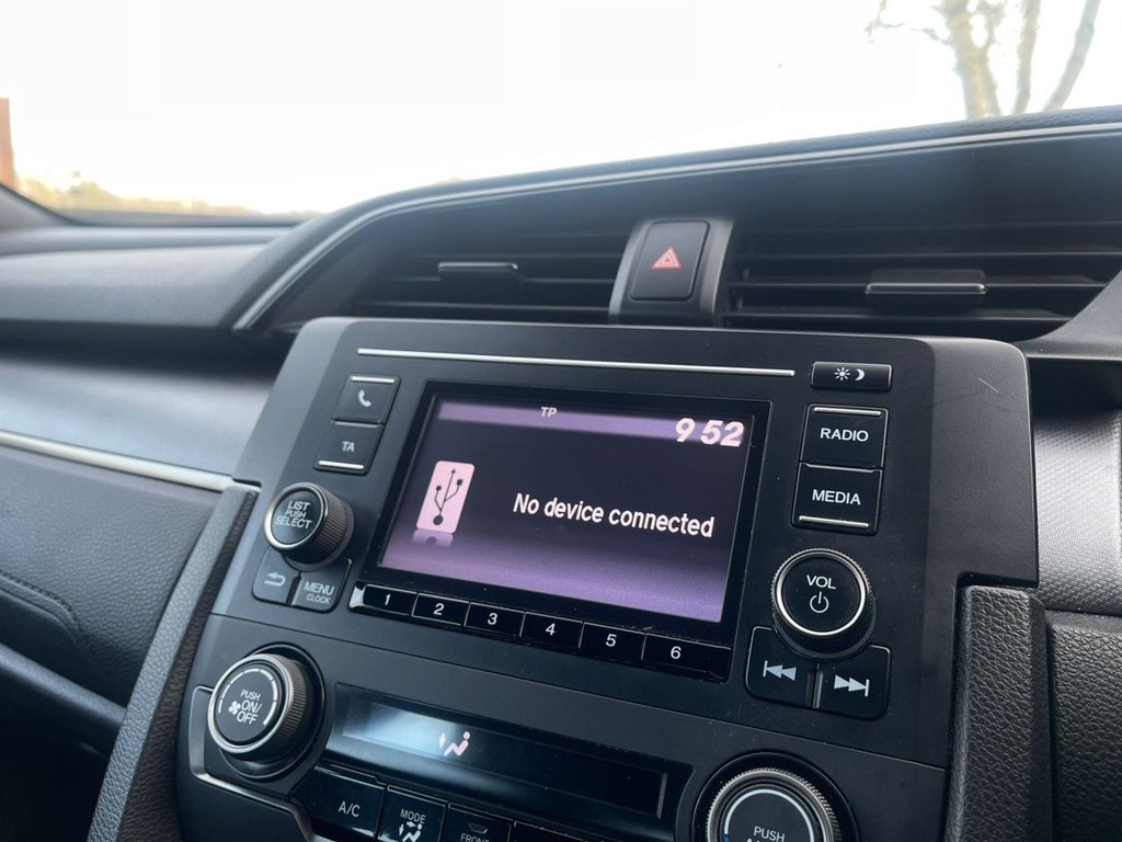 Used Honda Civic 2017 for sale - 76923623: Photo 43