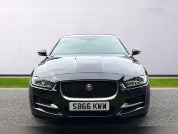 Used Jaguar XE 2016 for sale - 79738506: Photo