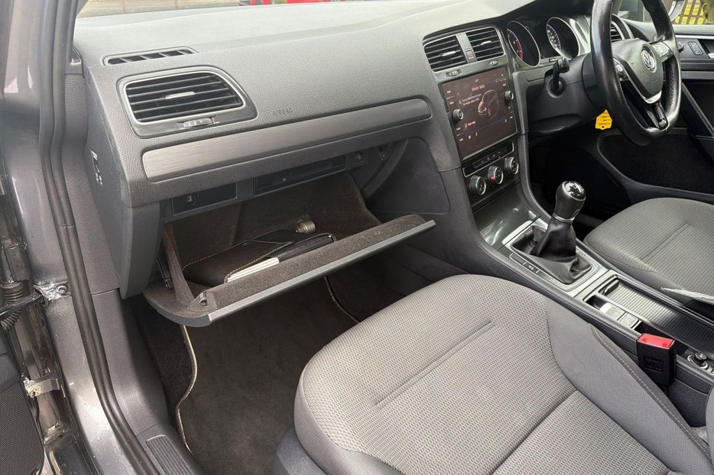 Used Volkswagen Golf 2018 for sale - 77571954: Photo 16