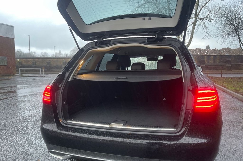 Used Mercedes-Benz C Class 2019 for sale - 77200573: Photo 12