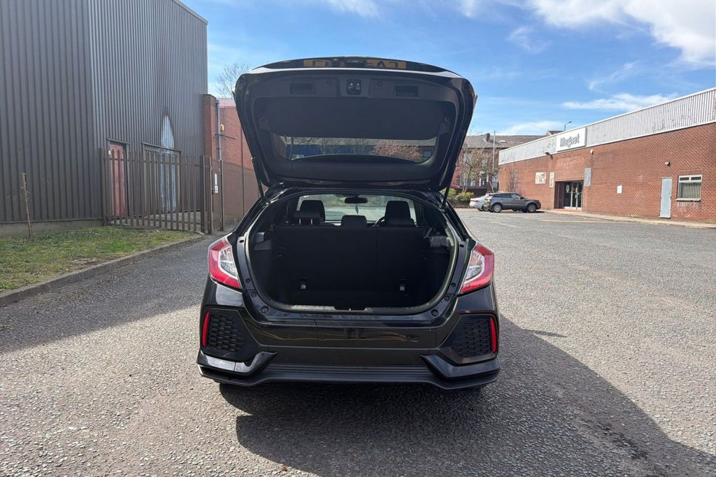 Used Honda Civic 2018 for sale - 78167470: Photo 11