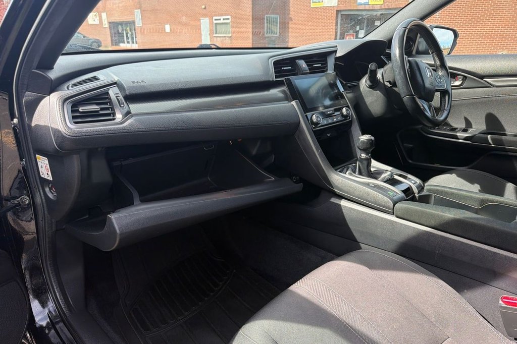 Used Honda Civic 2018 for sale - 78167470: Photo 14