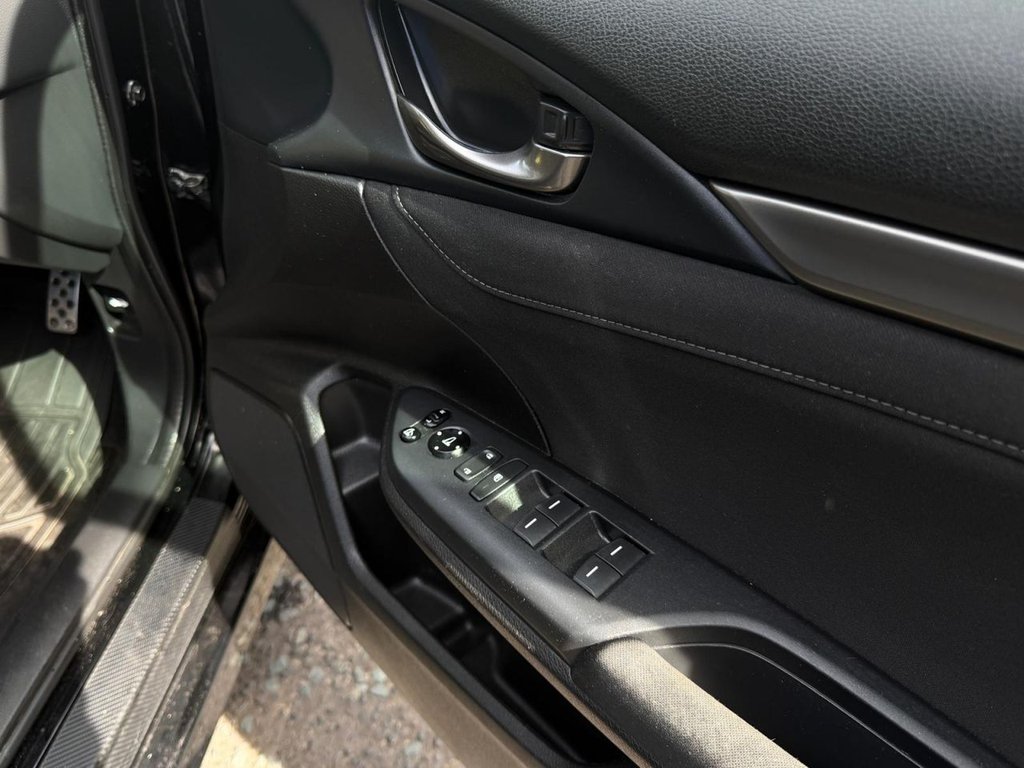 Used Honda Civic 2018 for sale - 78167470: Photo 23
