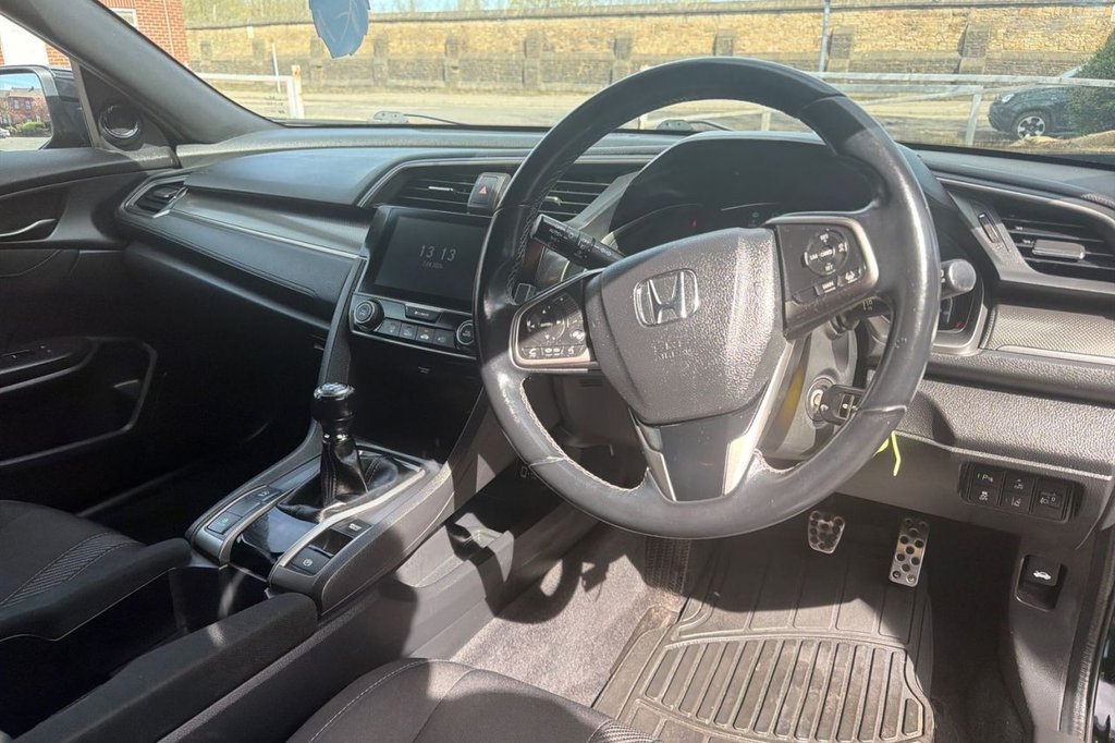 Used Honda Civic 2018 for sale - 78167470: Photo 9