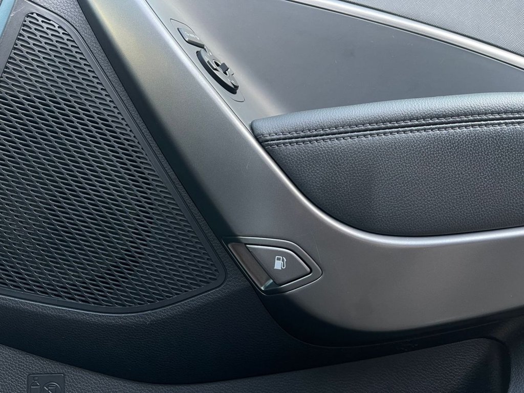 Used Hyundai Santa Fe 2015 for sale - 77027395: Photo 25