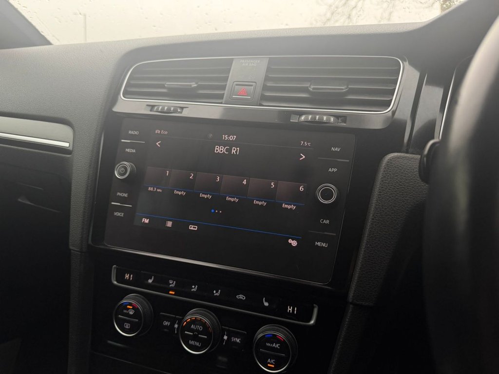 Used Volkswagen Golf 2018 for sale - 77890986: Photo 32