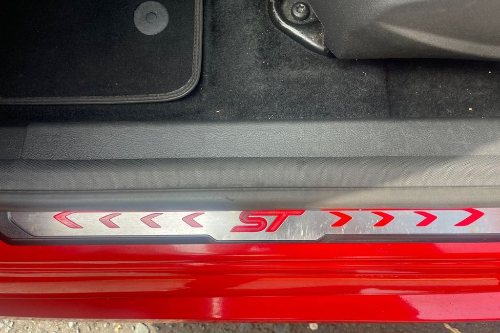 Used Ford Focus 2016 for sale - 76469937: Photo 14