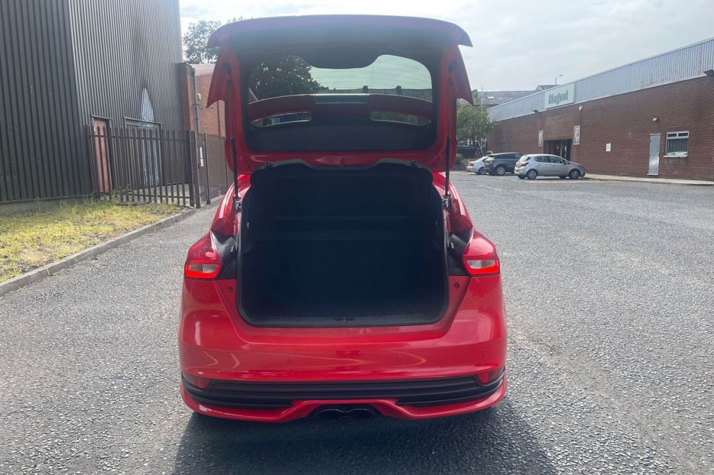 Used Ford Focus 2016 for sale - 76469937: Photo 9