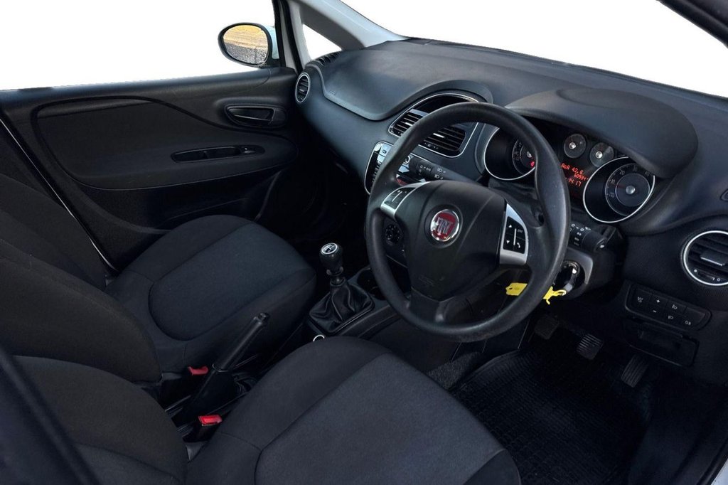 Used Fiat Punto 2015 for sale - 76710852: Photo 10