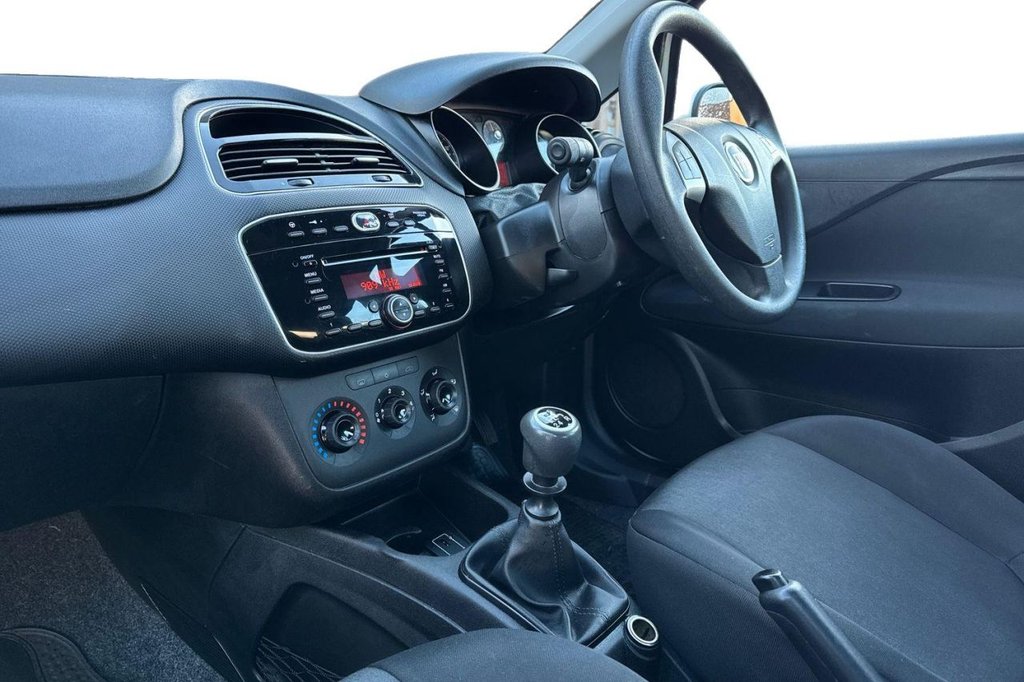 Used Fiat Punto 2015 for sale - 76710852: Photo 13