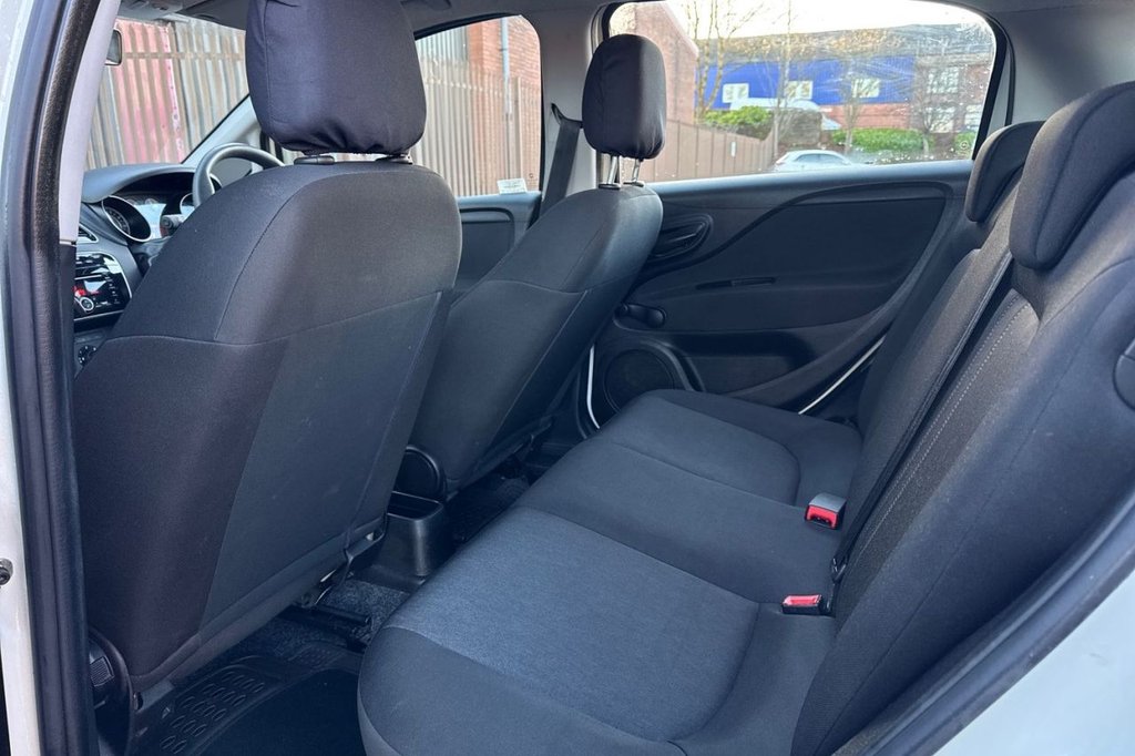 Used Fiat Punto 2015 for sale - 76710852: Photo 16