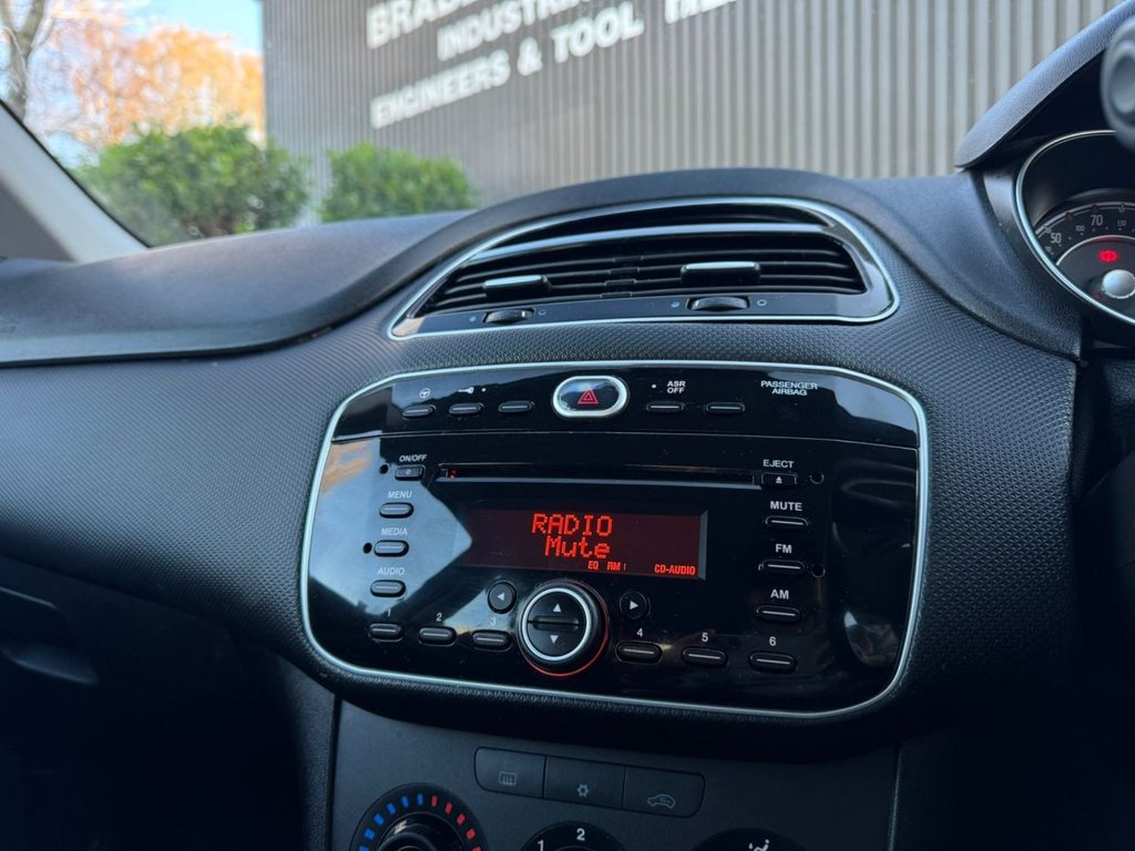 Used Fiat Punto 2015 for sale - 76710852: Photo 23